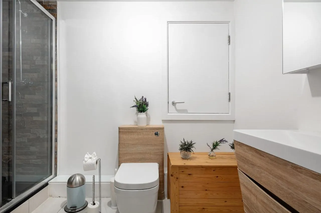 Spitalfields One Bedroom Apartment London 0*,